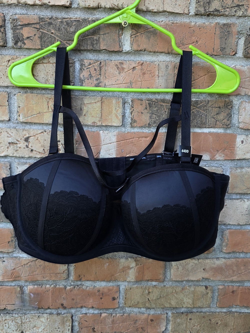 Lace-Trim Black Underwire Bra with Supportive Balconette Shape